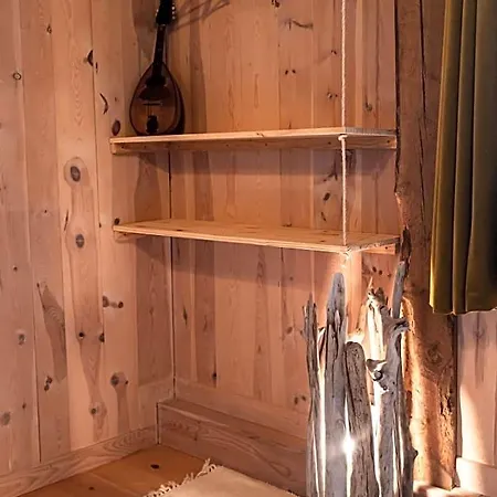 Le Flambeau Bed & Breakfast 3*