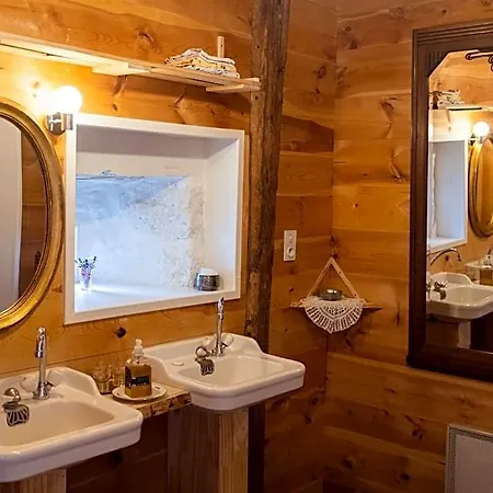 Le Flambeau Bed & Breakfast 3*
